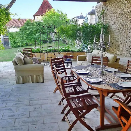 Holiday home Le Chateau De La Richardie Verteillac